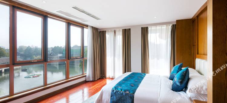 花筑·英溪河畔酒店(德清西站市中心店)图片