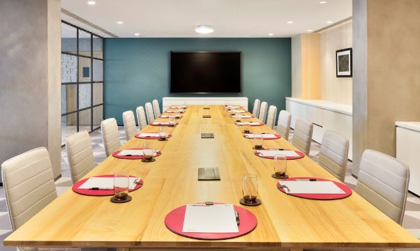 Aloft Long Island City-Manhattan View Hotel Overview