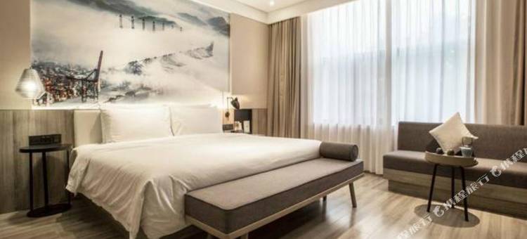 拉萨布达拉宫娘热南路亚朵酒店图片