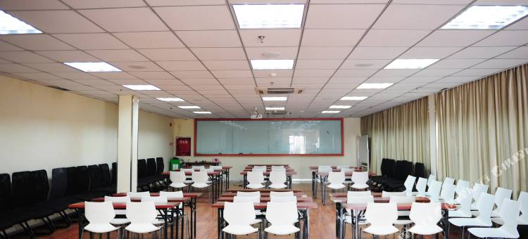 柏曼酒店(绵阳涪城区高铁站店)图片