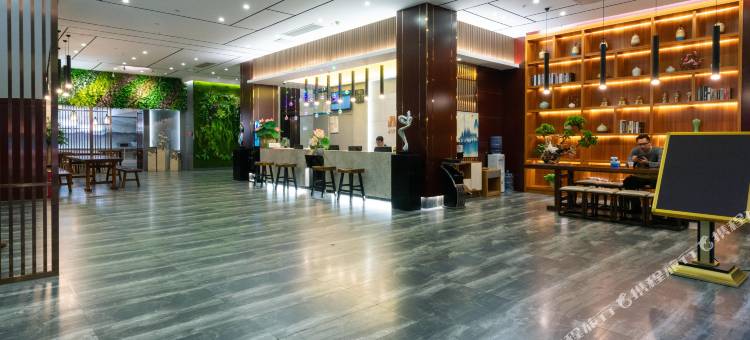 精通酒店(南宁国际会展中心青秀万达金湖地铁站店)图片