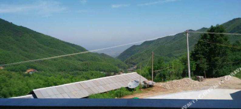 平江纯溪迎客松山庄图片