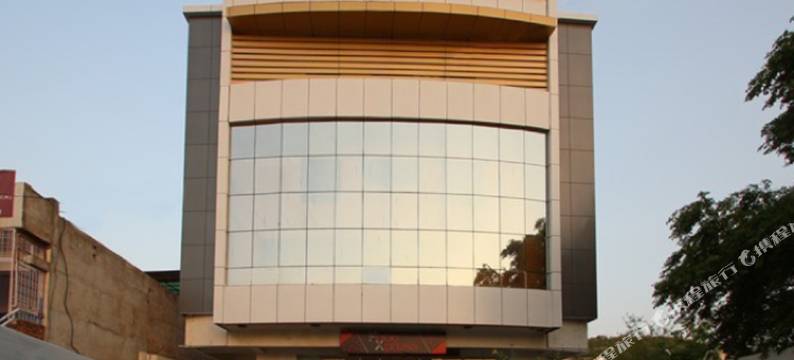 西拉什利广场酒店(Hotel Sheela Shree Plaza)图片