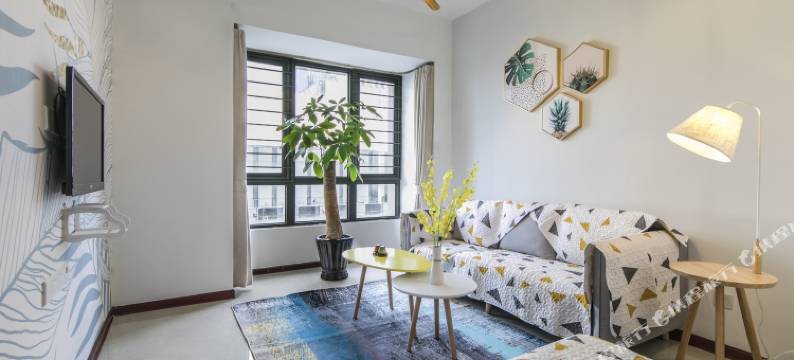 彼岸花之家公寓(金榕南路分店)图片