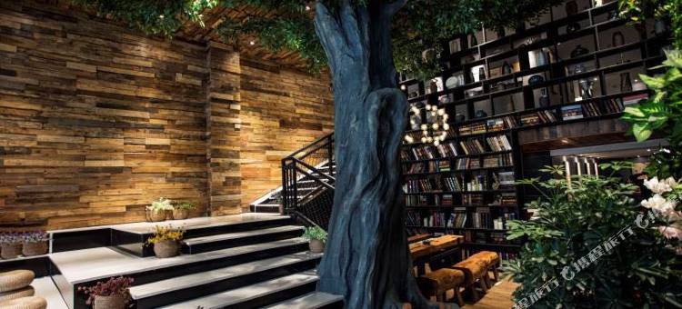 伊佳Loft主题酒店(平顶山火车站店)图片