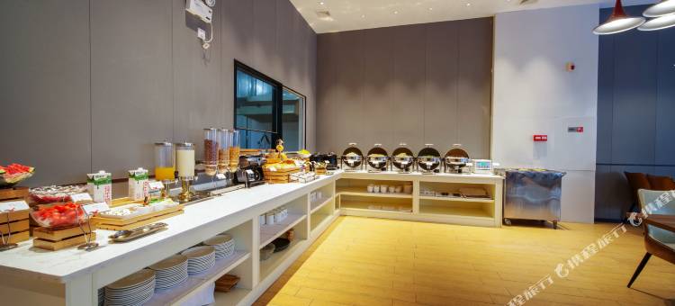 柏曼酒店(肇庆四会天光墟玉器城店)图片