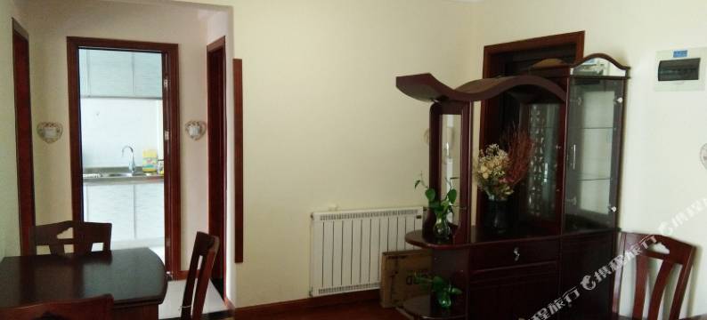 青岛地铁口五四广场万象城供啤酒原浆的二居公寓(延安三路分店)图片