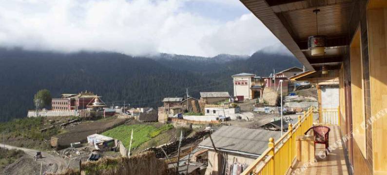 扎尕那央吉藏家乐民宿(达日观景台店)图片