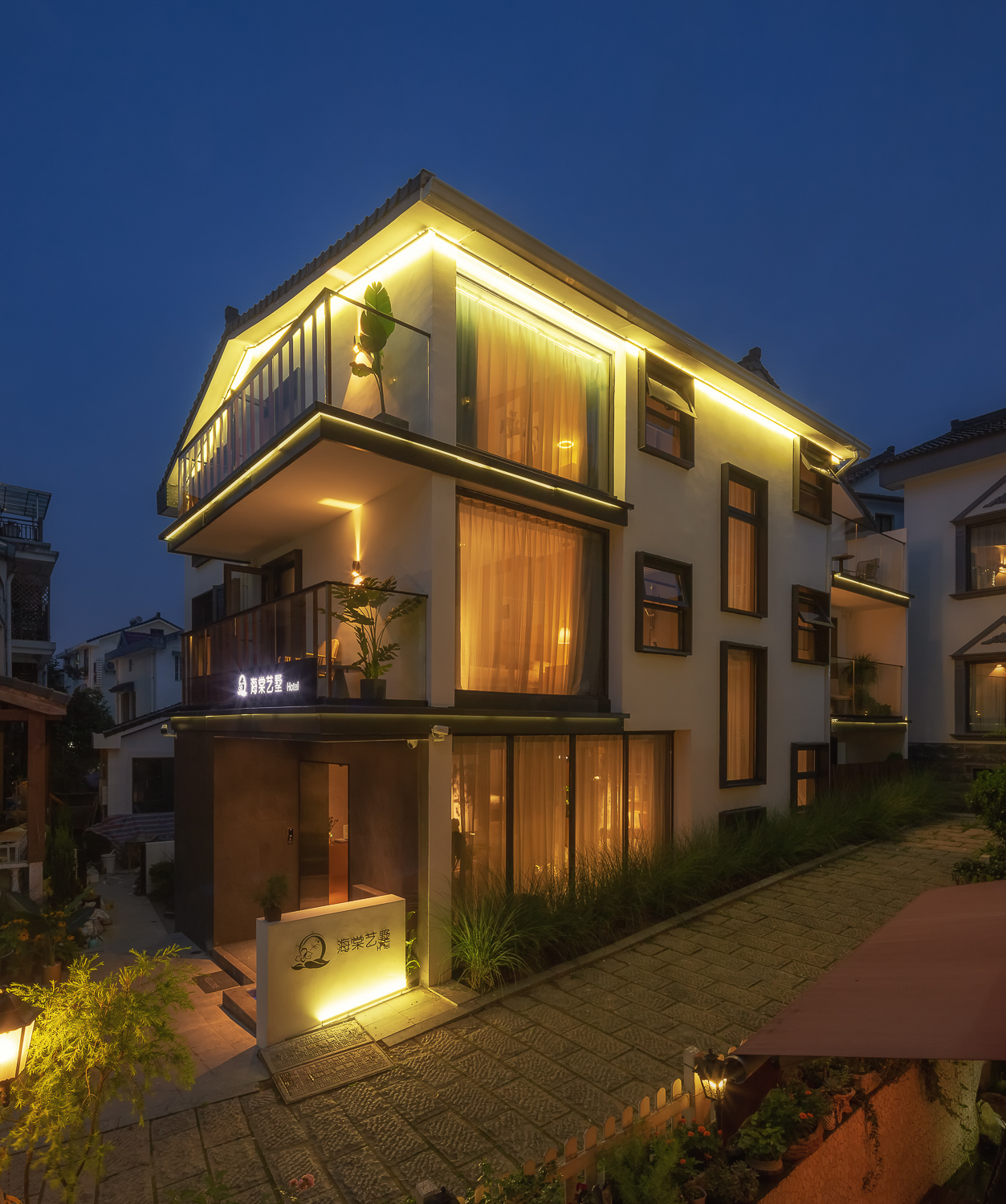 West Lake Begonia Art HomestayOver view