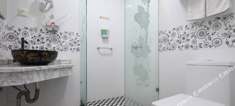 速8酒店(上海奥特莱斯芦沈路店)图片