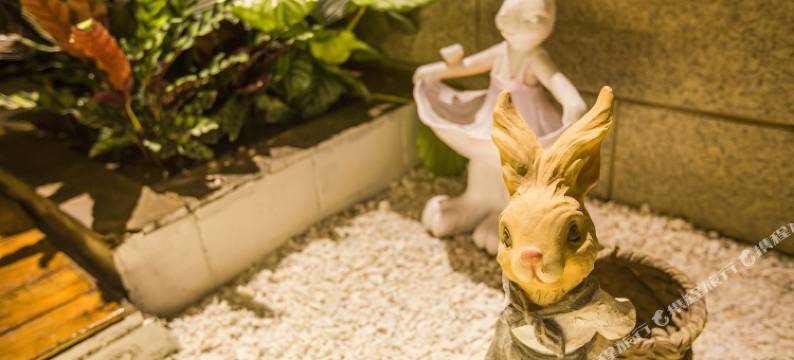 大理山屿木屋图片