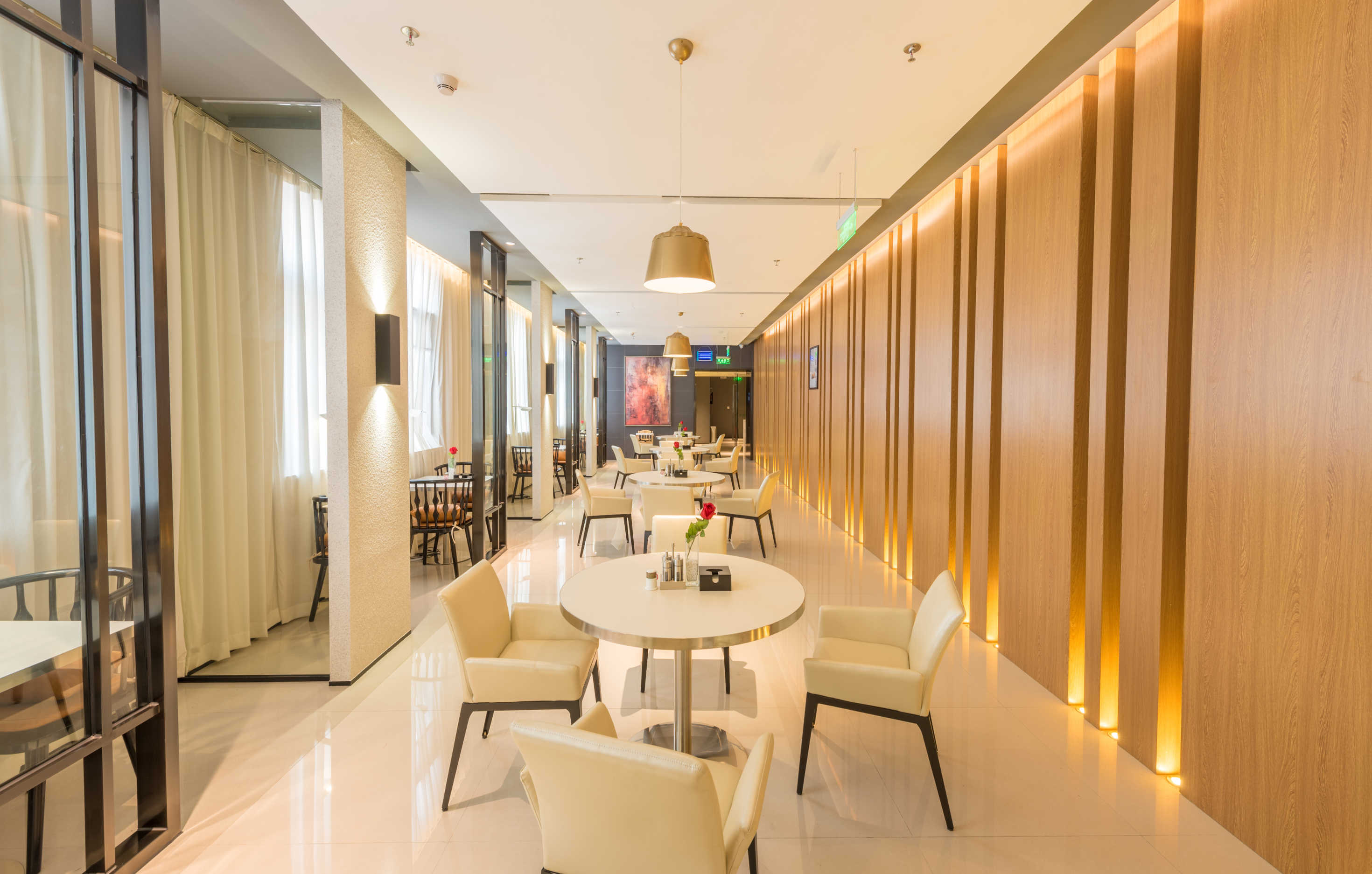 TOWO Shangpin Hotel (Shenzhen Bitou Subway Station) Over view