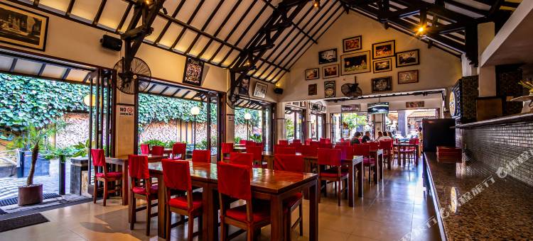 库塔余利亚海滩旅馆(Yulia Beach Inn Kuta)图片
