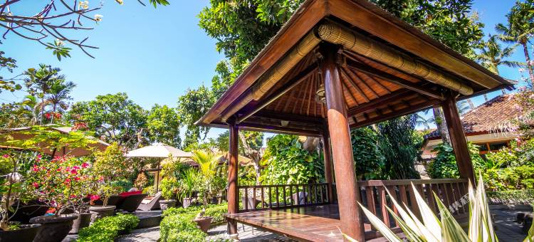 库塔余利亚海滩旅馆(Yulia Beach Inn Kuta)图片