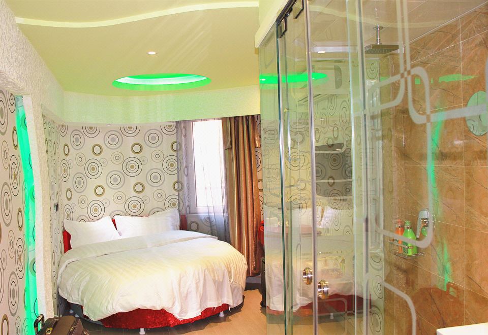  Hotel Overview