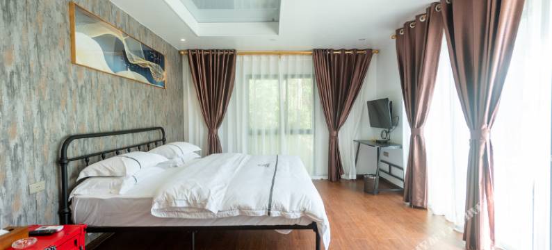 滇缅国际雨林自驾营地图片