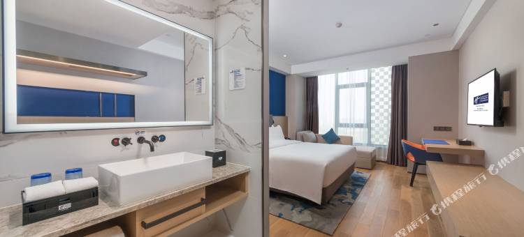 南昌西站智选假日酒店(绿地国际博览中心店)图片