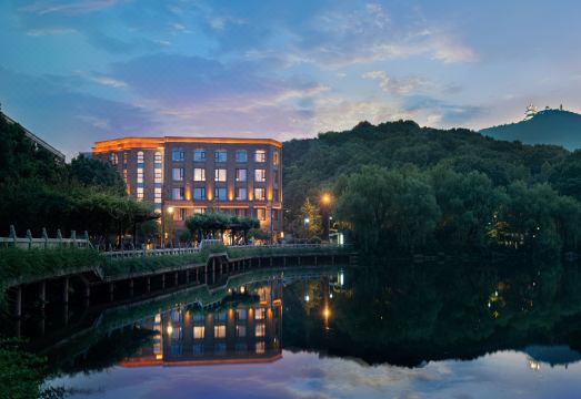 Hushan Resort HangzhouHotel Overview