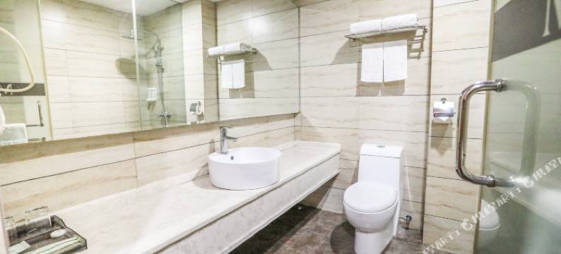 湛江尊享汇景酒店(鹰展广场店)图片