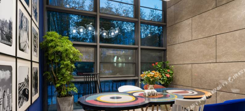 深圳格曼酒店(天虹购物中心西乡地铁站店)图片