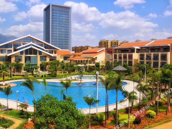 滇南凤凰酒店(凤凰生态公园店)