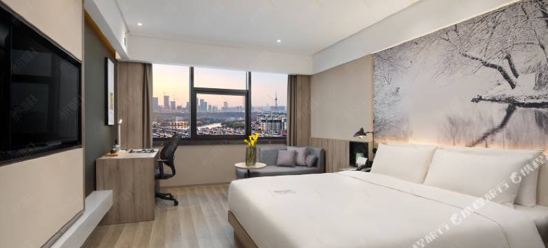 长沙五一广场晚报大道亚朵酒店图片