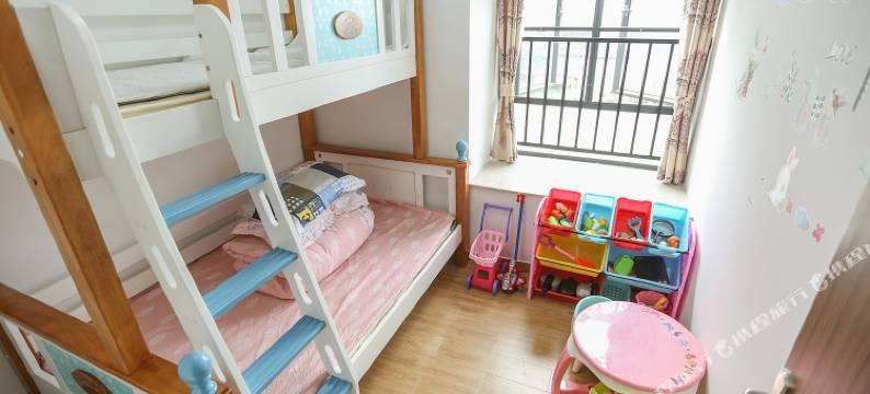 惠州多人出游十里银滩海滨沙滩海景风情民宿图片
