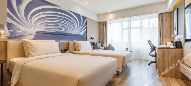 长沙五一广场晚报大道亚朵酒店图片