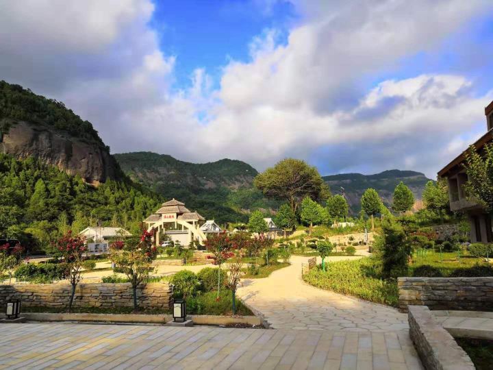 Xishan Yiju Hotel Hotel Overview