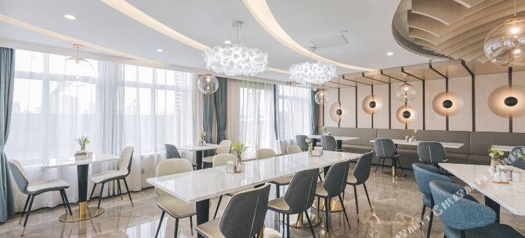 南京站红山动物园亚朵酒店图片