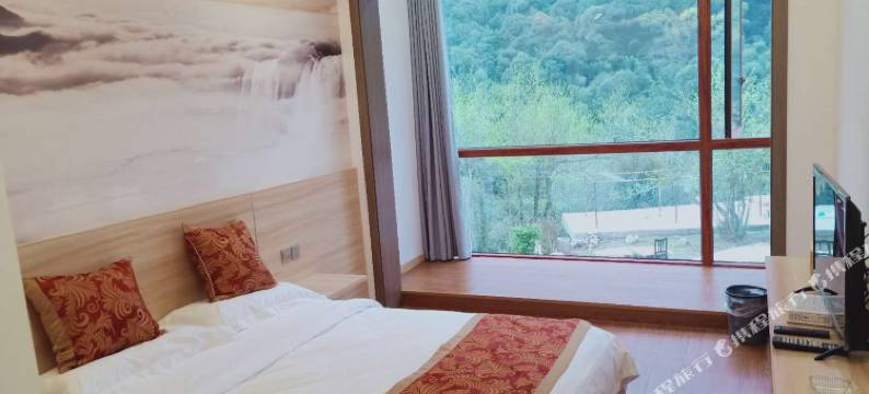 黄山西窗山舍民宿(黄山风景区西门售票处店)图片