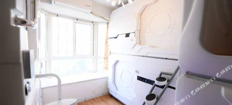 重庆青住太空舱客栈图片