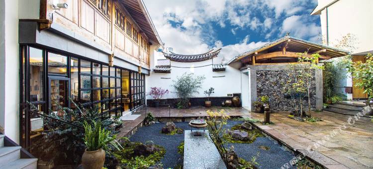 枕畔・是处・人文美学丨酒吧・360°火山花园景温泉美宿(和顺古镇店)图片