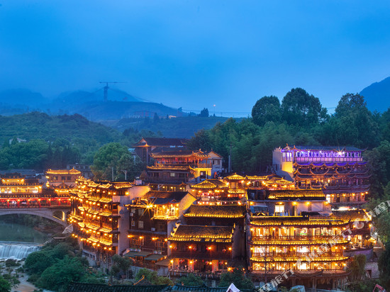 花筑·芙蓉镇银河山庄(王村大瀑布店)