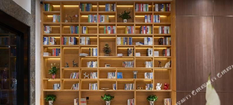 六方公馆酒店(长沙火车站地铁站店)图片