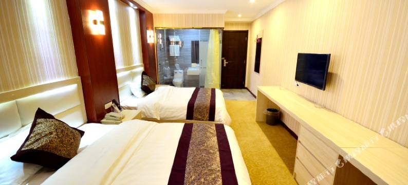 东兴假日酒店(武汉科技大学青山校区科普公园地铁站店)图片