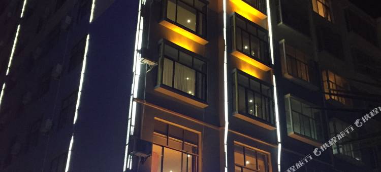 丘北简爱主题酒店图片