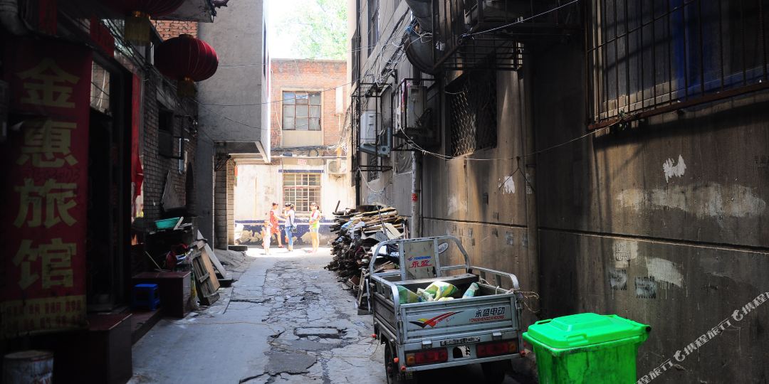 地址(位置,怎么去,怎么走):  河南省洛阳市西工区金谷园金谷新村12栋