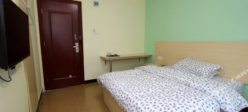 深圳宝源宾馆(翻身地铁站店)图片