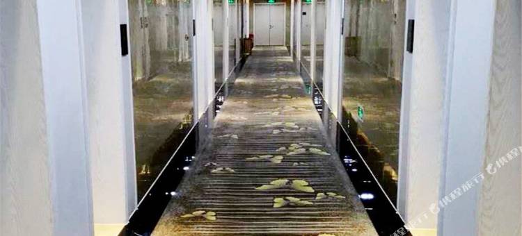 和政铂金酒店图片