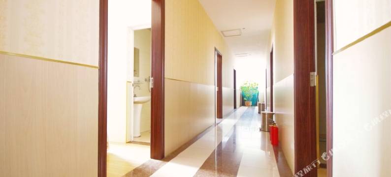 峨眉山福来居图片