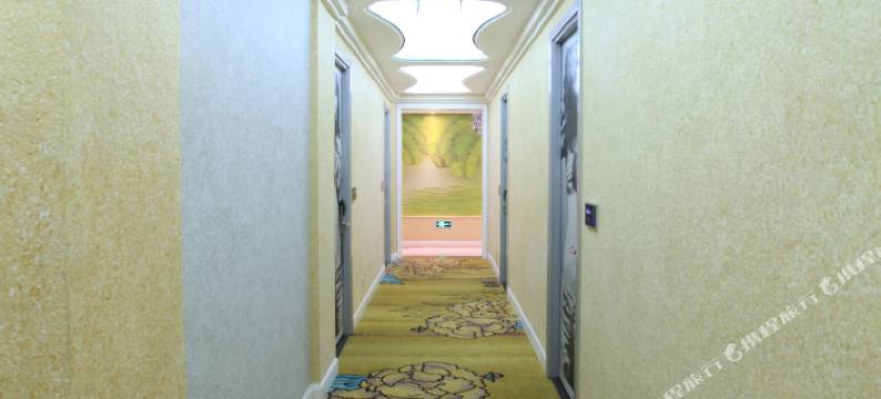 达州美沸尔河景主题酒店图片