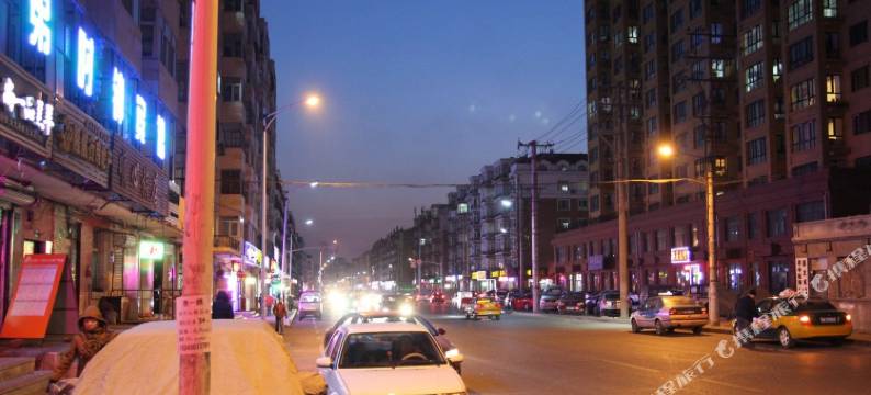 哈尔滨兄弟时钟宾馆(黑工程大学交通学院地铁站店)图片