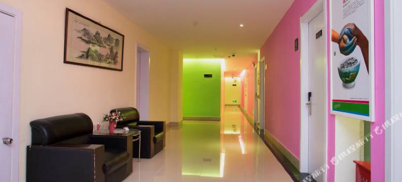 易佰连锁旅店(上海天山缤谷广场威宁路地铁站店)图片