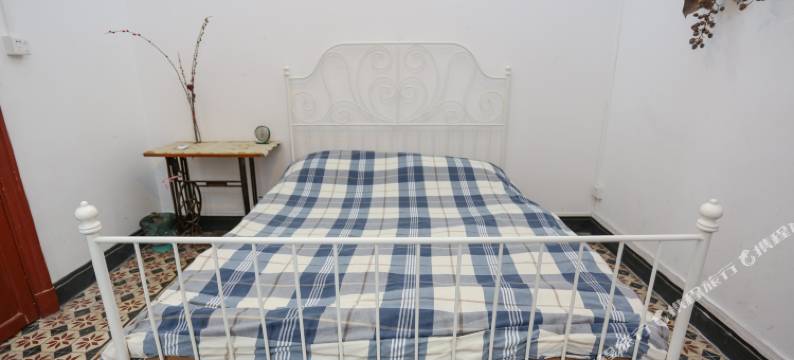 广州江岭北1号怀旧主题青旅图片