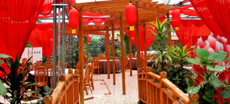 灵石王家庄园风情别墅园图片