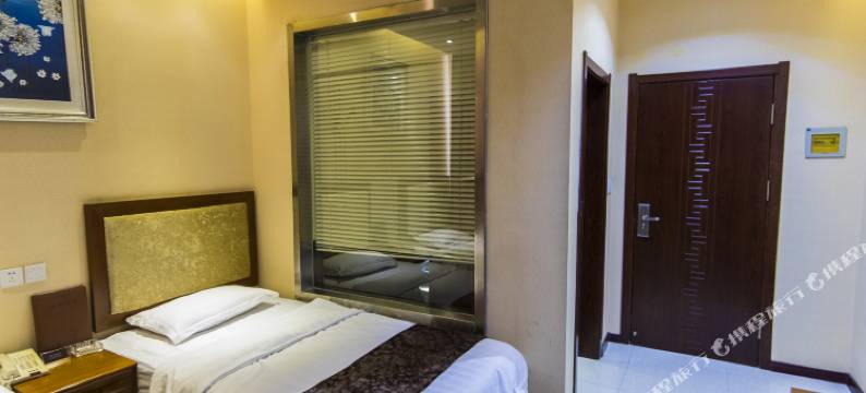 呼伦贝尔华庭假日宾馆图片