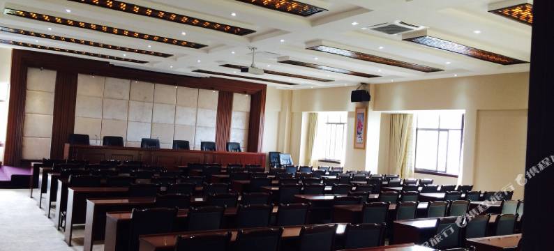 景东皇马酒店图片