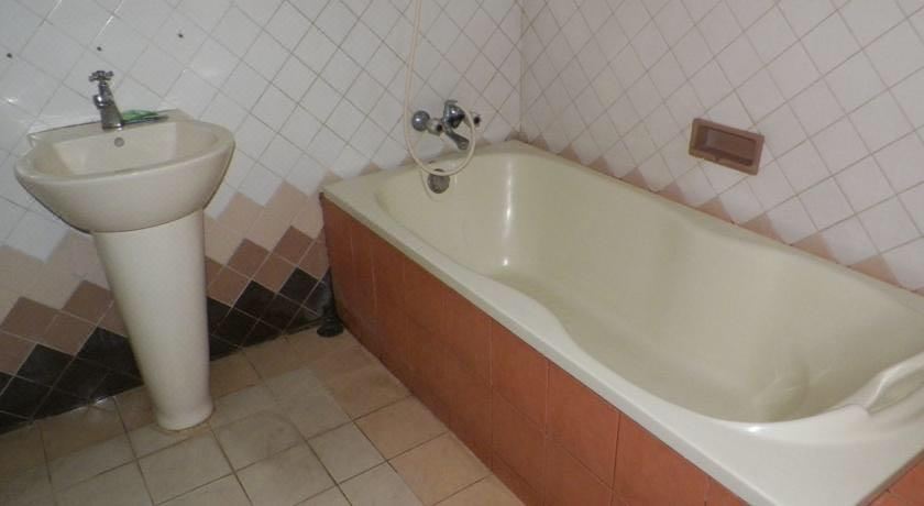 Ndalem Ngabean Bungalow Yogyakarta Residence Hotel Reviews - 