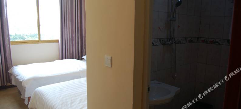 雷波马湖骏景酒店图片